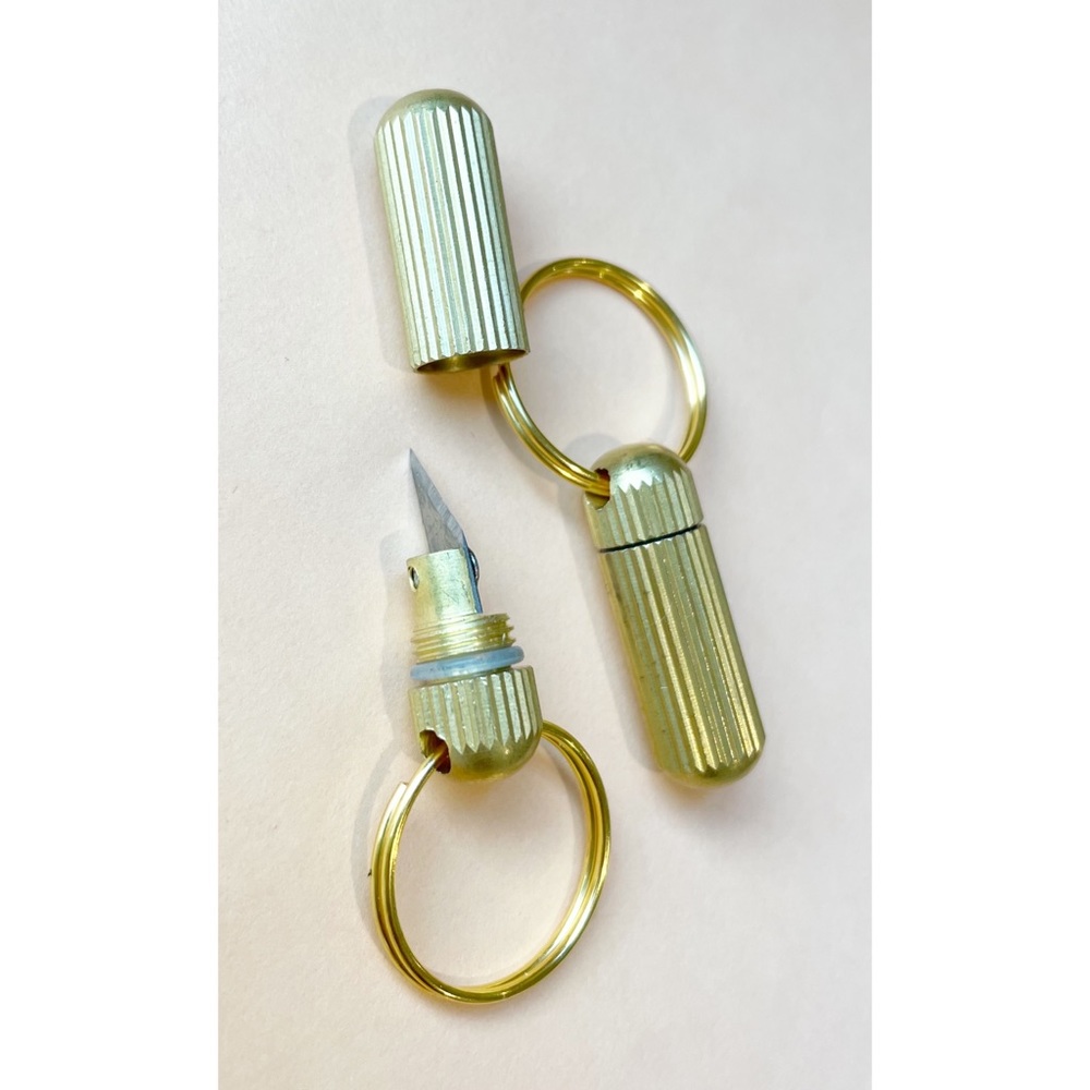 Pretty Bird Keychain - Picture 10 of 11